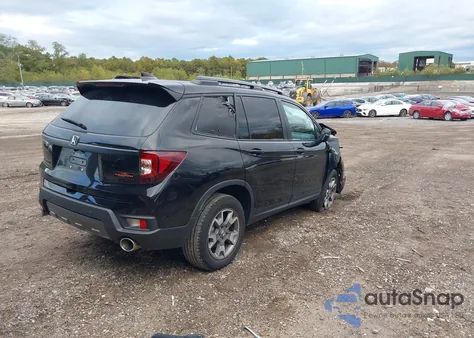 2023 Honda Passport Awd Trailsport from USA, damaged, VIN 5FNYF8H62PB040701